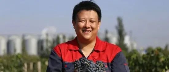 【新農(nóng)人】90后青年從事葡萄事業(yè)8年，近5000畝葡萄越做越好,！秘訣在哪里,？